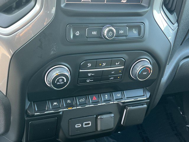 Used 2023 Chevrolet Silverado 1500 Custom image 17