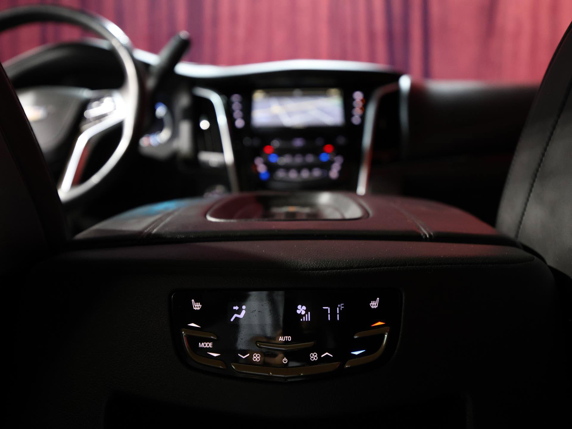 Used 2019 Cadillac Escalade ESV Platinum RWD image 15