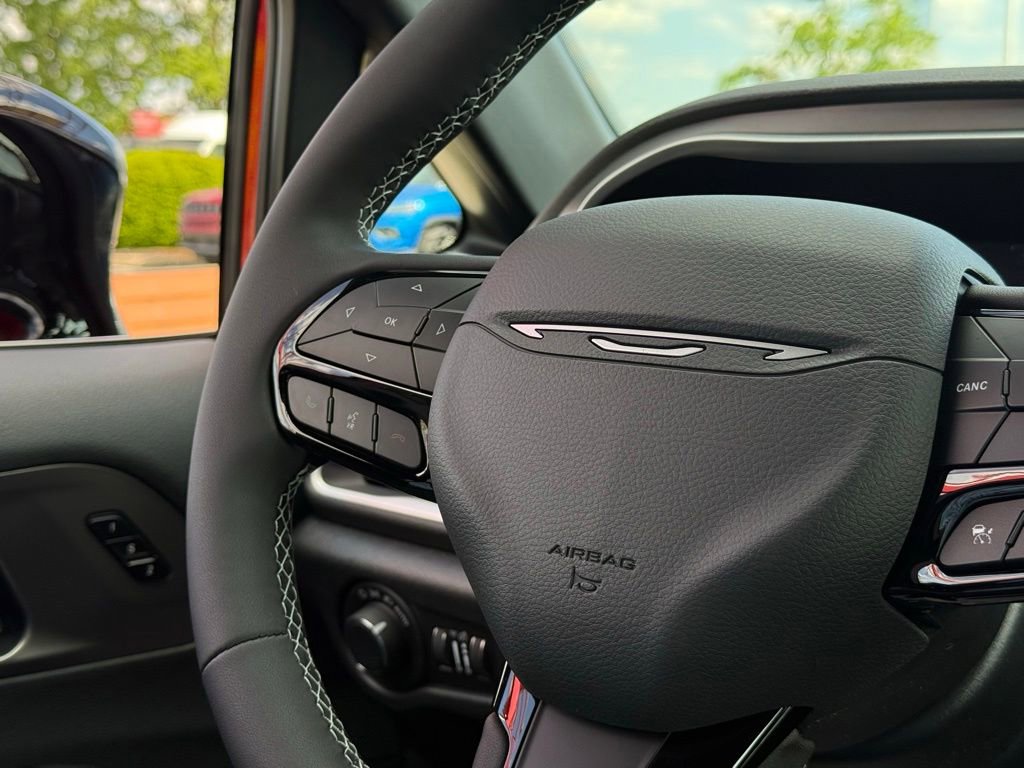 New 2027 Chrysler Pacifica Limited FWD image 19