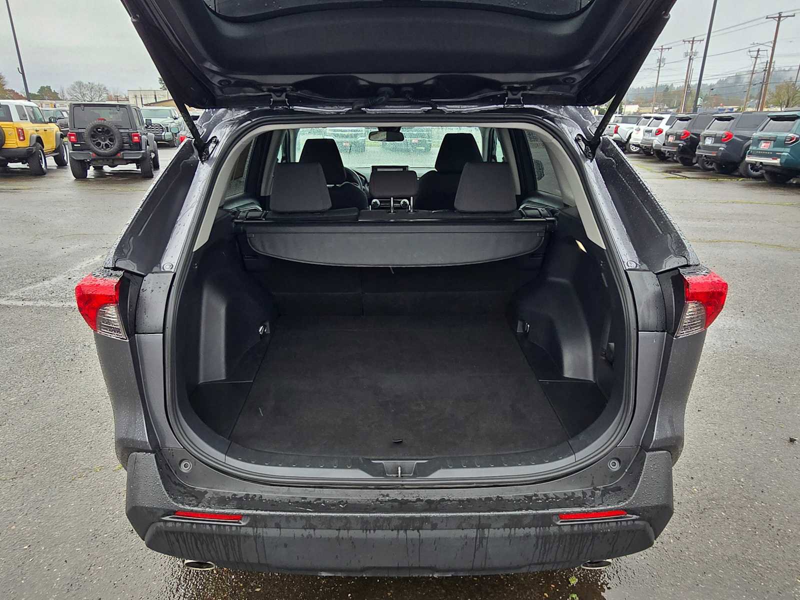 Used 2025 Toyota RAV4 XLE image 15