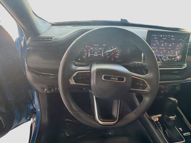 Used 2025 Jeep Compass Latitude w/ Altitude Special Edition AWD/4WD image 11