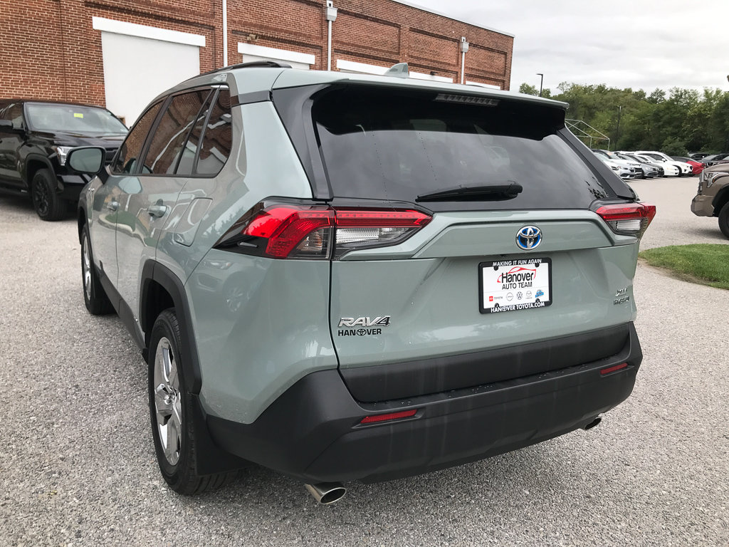 Certified 2021 Toyota RAV4 XLE Premium AWD/4WD image 6