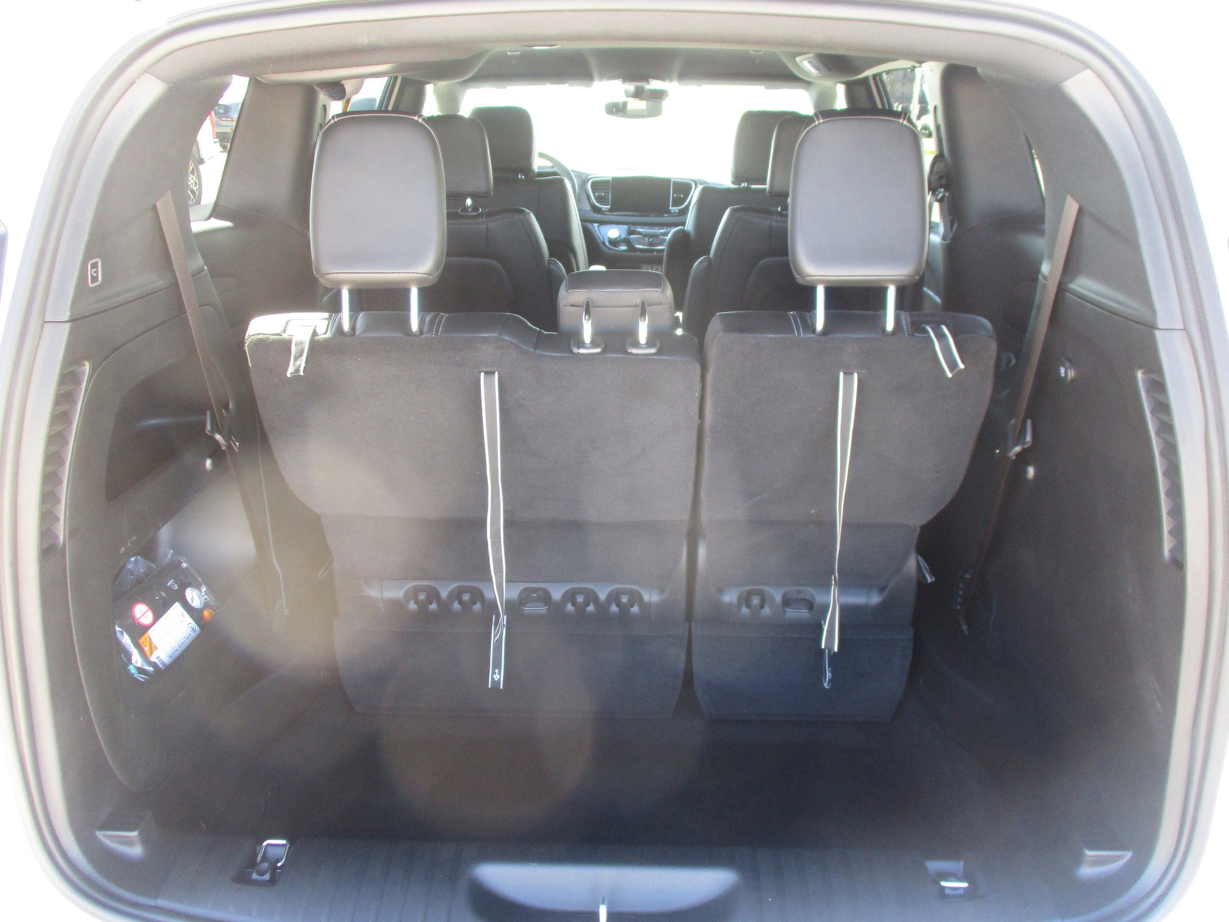 Used 2025 Chrysler Pacifica Select image 40
