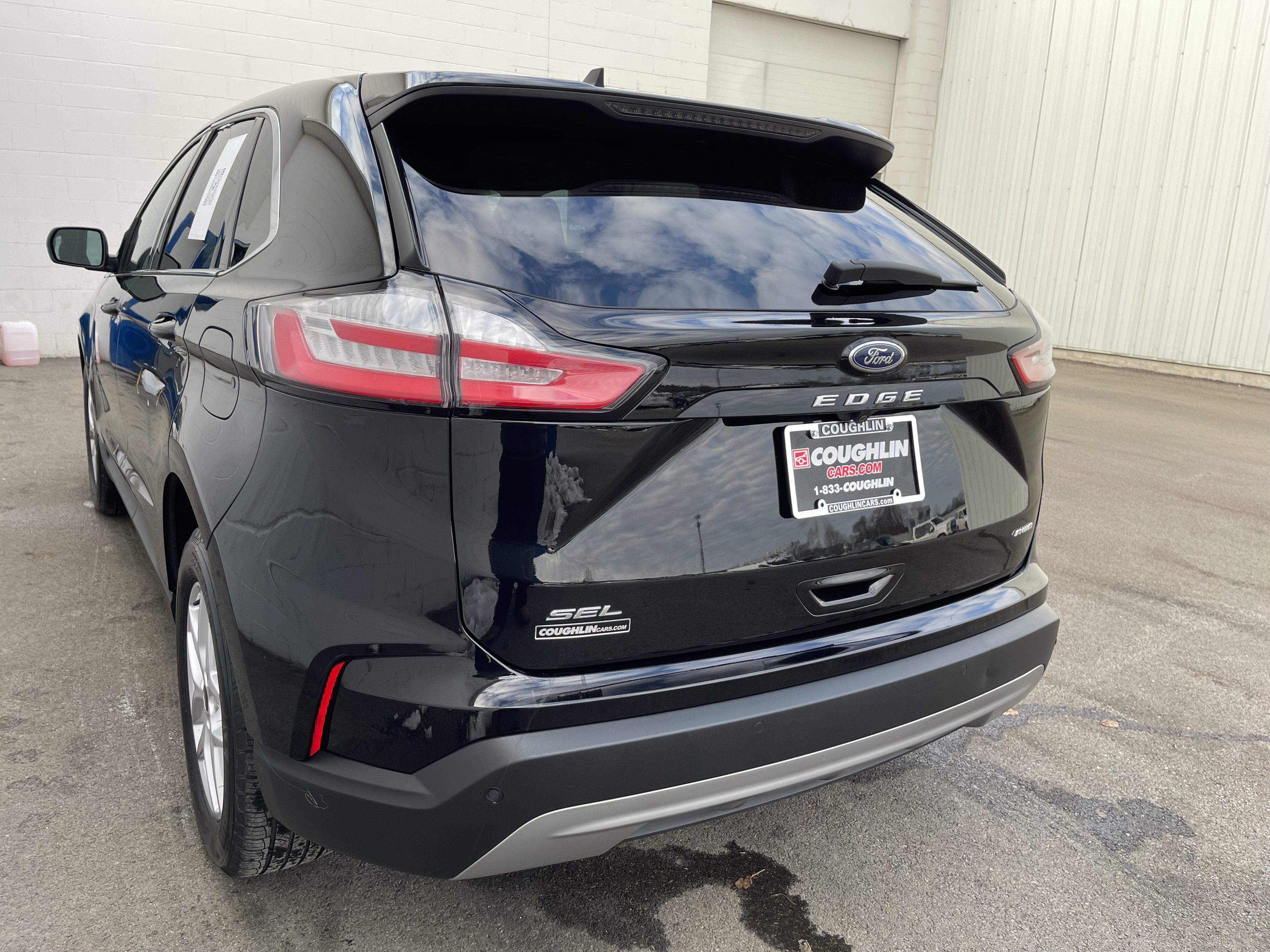 Used 2024 Ford Edge SEL w/ Convenience Package image 4