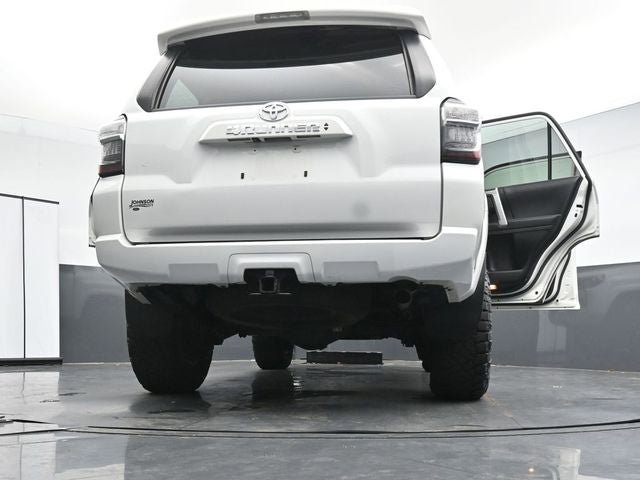 Used 2022 Toyota 4Runner SR5 AWD/4WD image 39