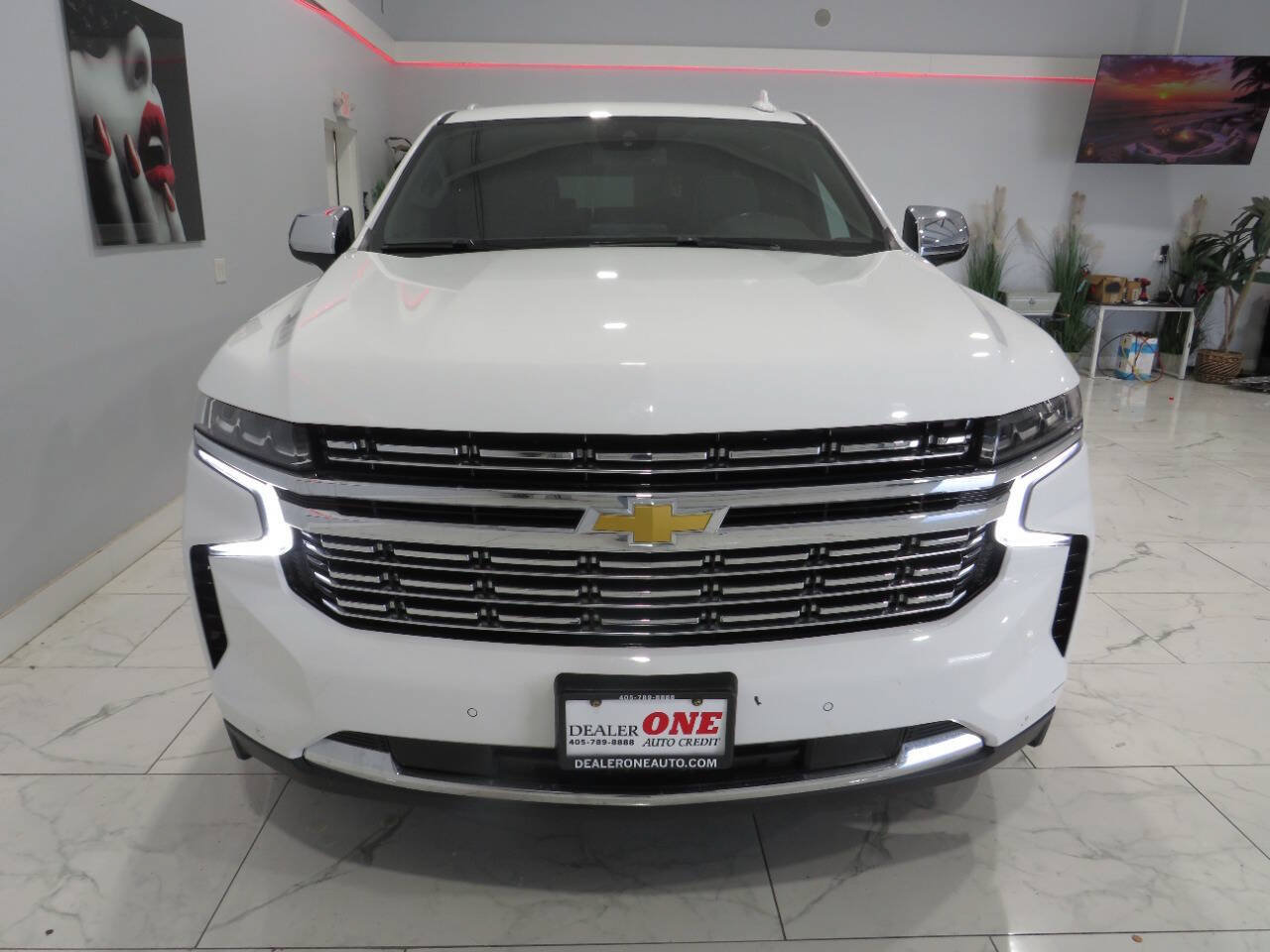 Used 2023 Chevrolet Suburban Premier RWD image 6