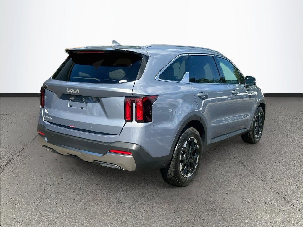 Used 2025 Kia Sorento S FWD image 7