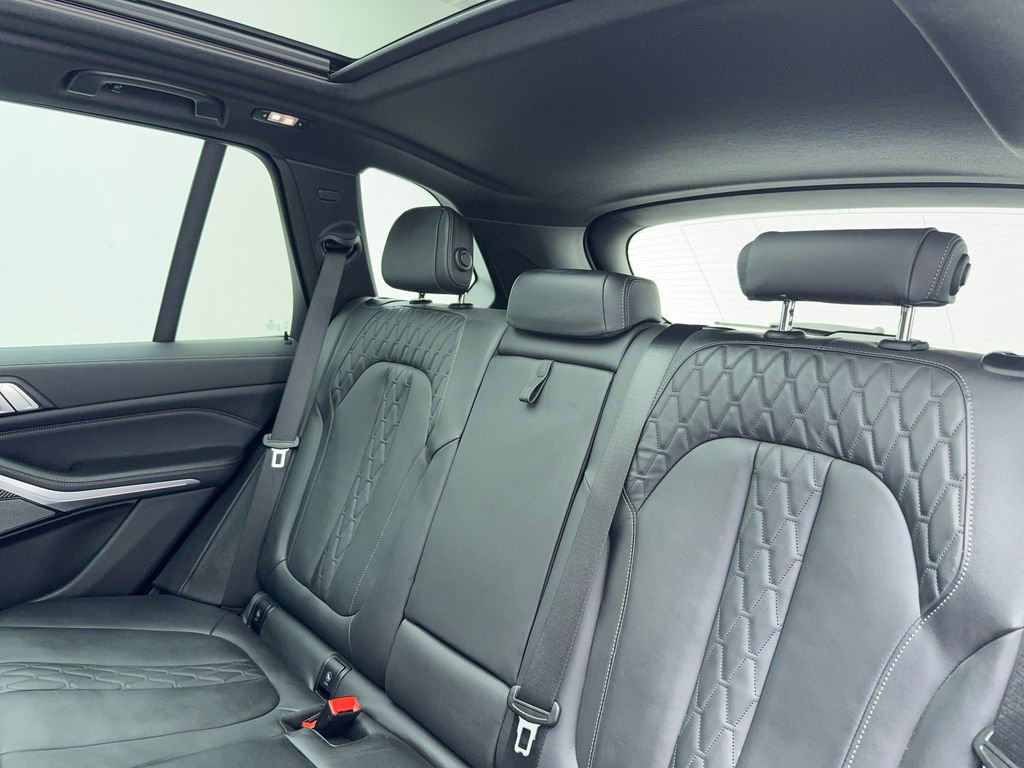 Used 2022 BMW X5 M50i AWD/4WD image 42