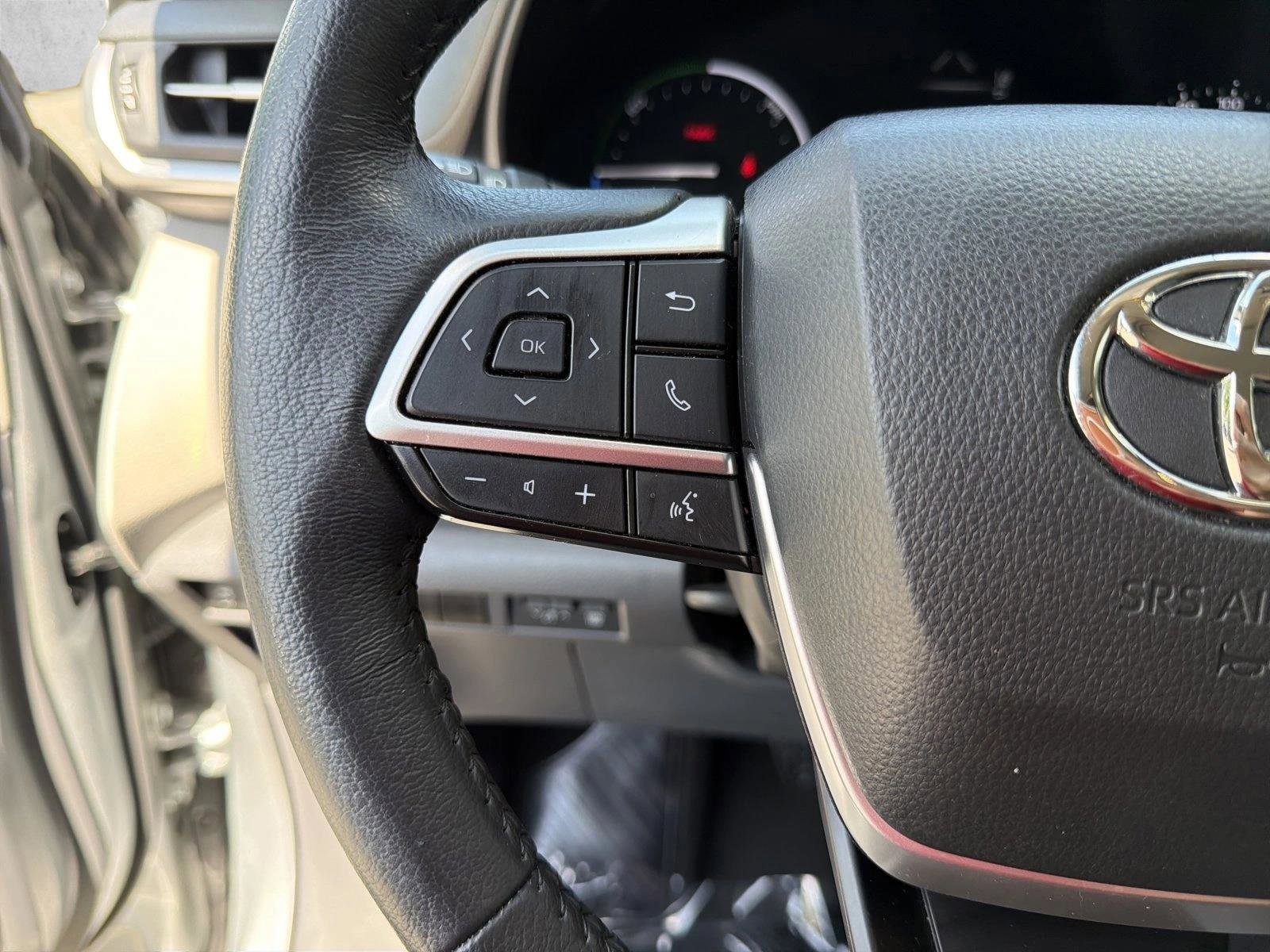 Used 2024 Toyota Sienna XLE FWD image 15