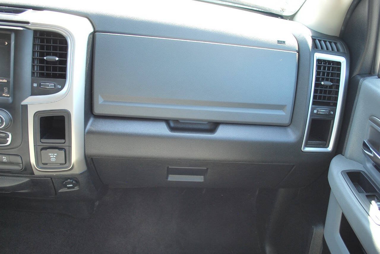 Used 2016 RAM 2500 SLT AWD/4WD image 37