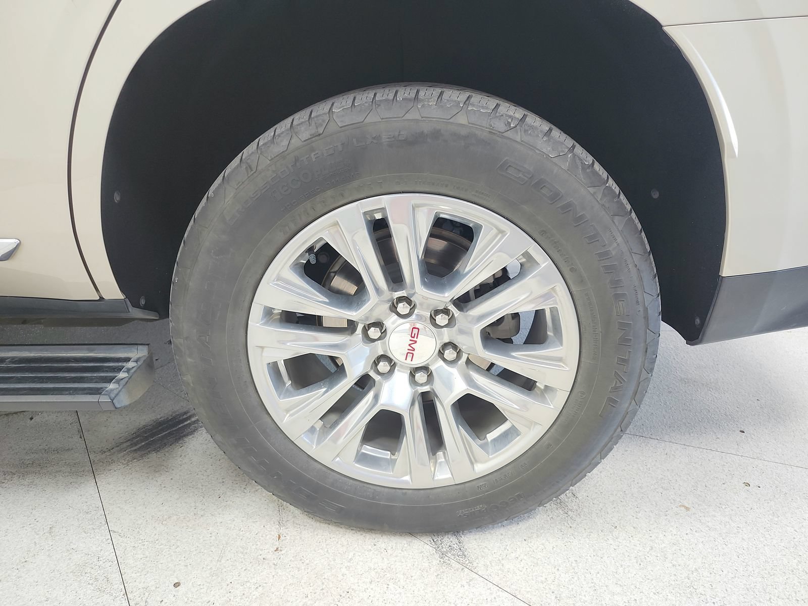 Used 2023 GMC Yukon Denali RWD image 14