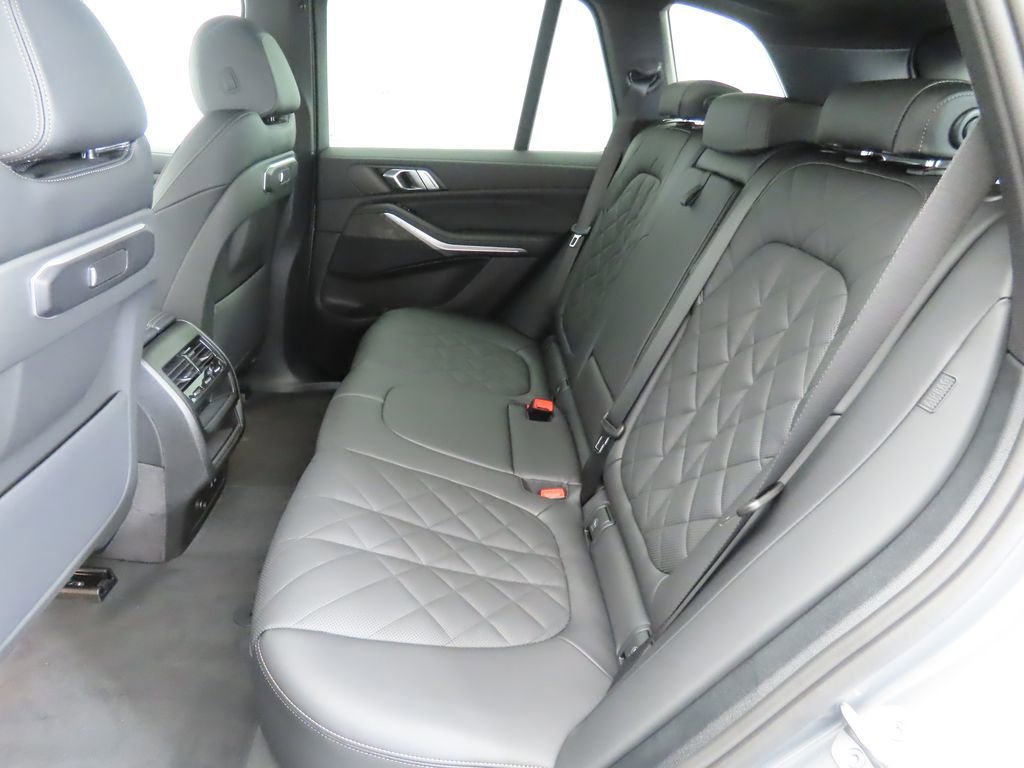 Certified 2026 BMW X5 sDrive40i w/ Parking Assistance Package RWD image 22