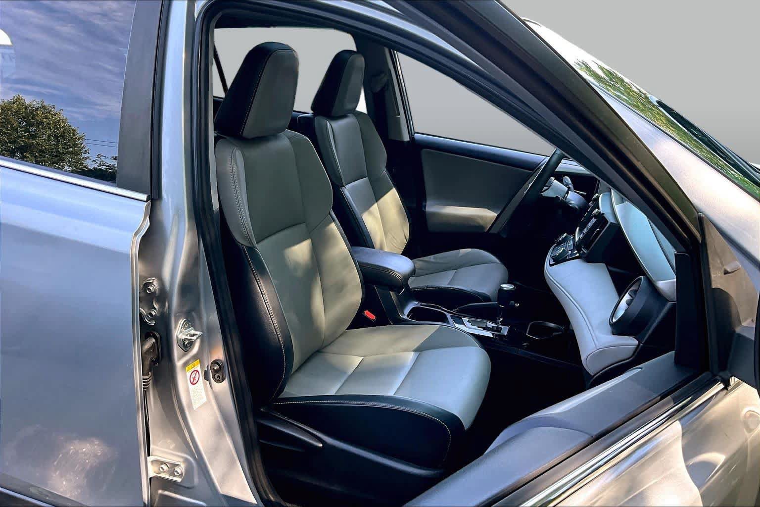 Used 2016 Toyota RAV4 Limited AWD/4WD image 16