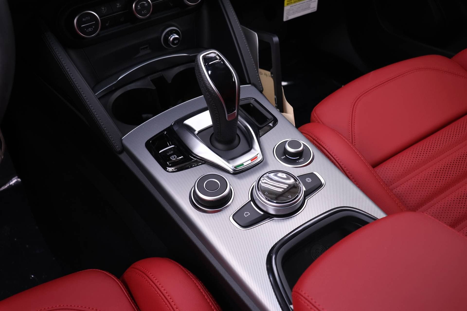 New 2026 Alfa Romeo Stelvio Sprint image 14