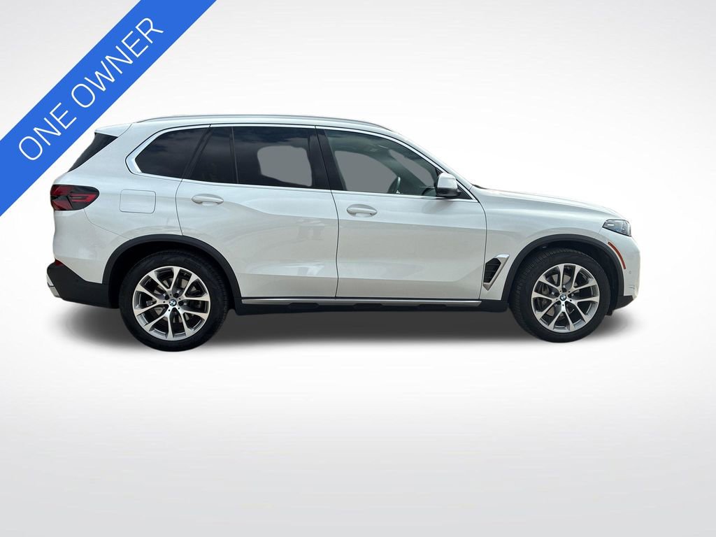 Certified 2024 BMW X5 xDrive40i w/ Premium Package AWD/4WD image 2