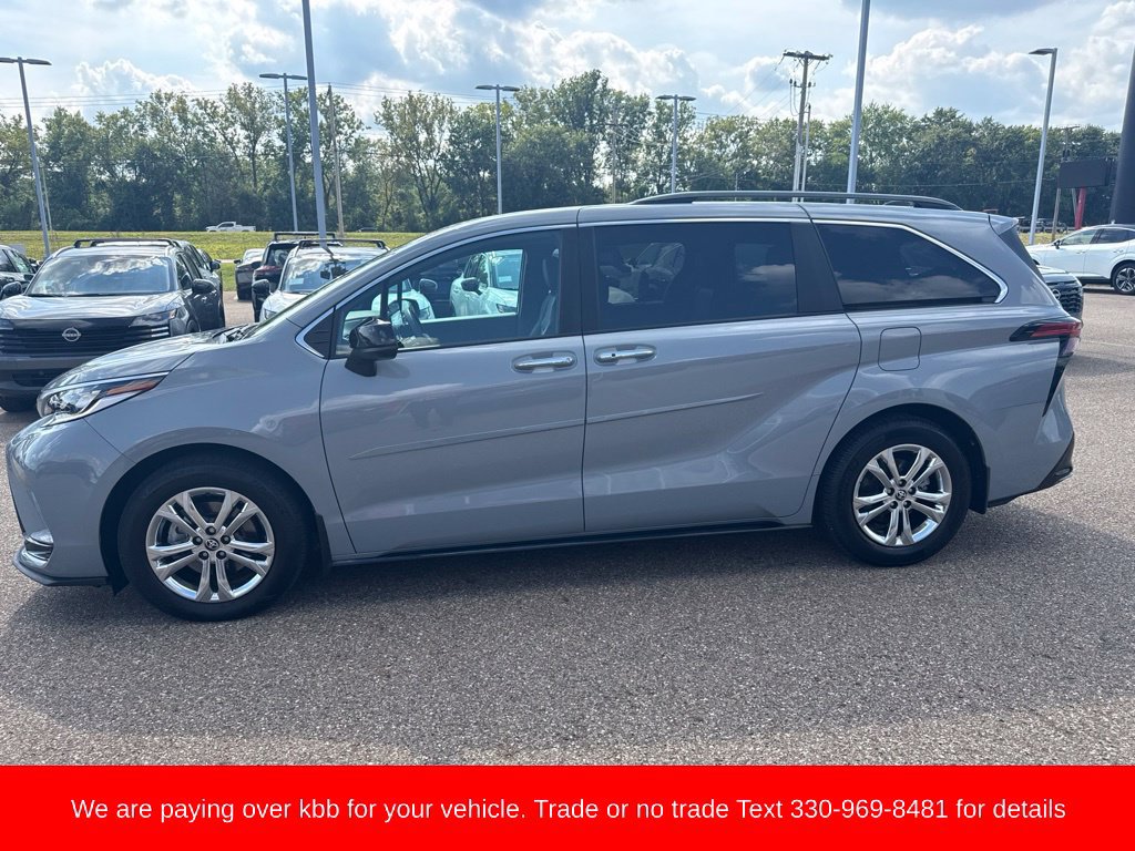 Used 2023 Toyota Sienna XSE w/ XSE Plus Package AWD/4WD image 5