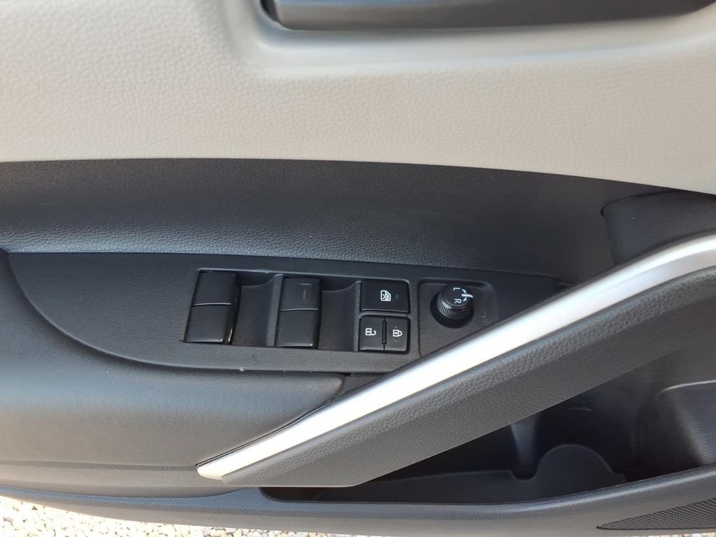 Used 2022 Toyota Corolla Cross L FWD image 26