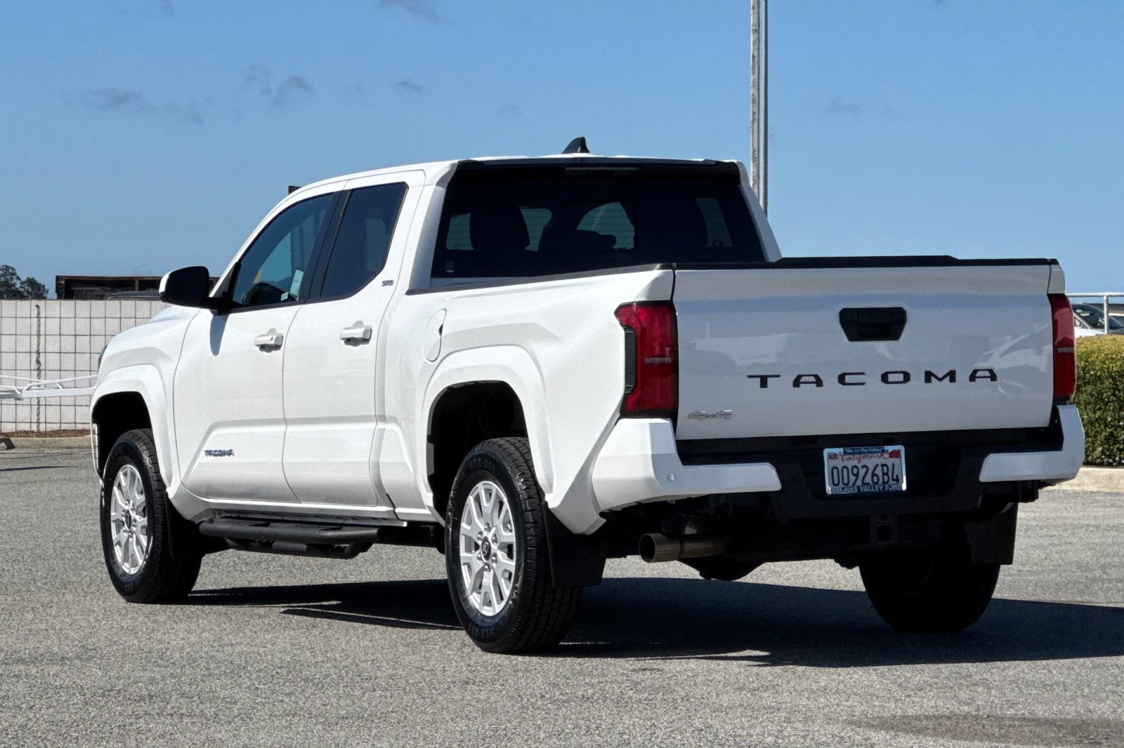 Used 2024 Toyota Tacoma SR5 AWD/4WD image 6