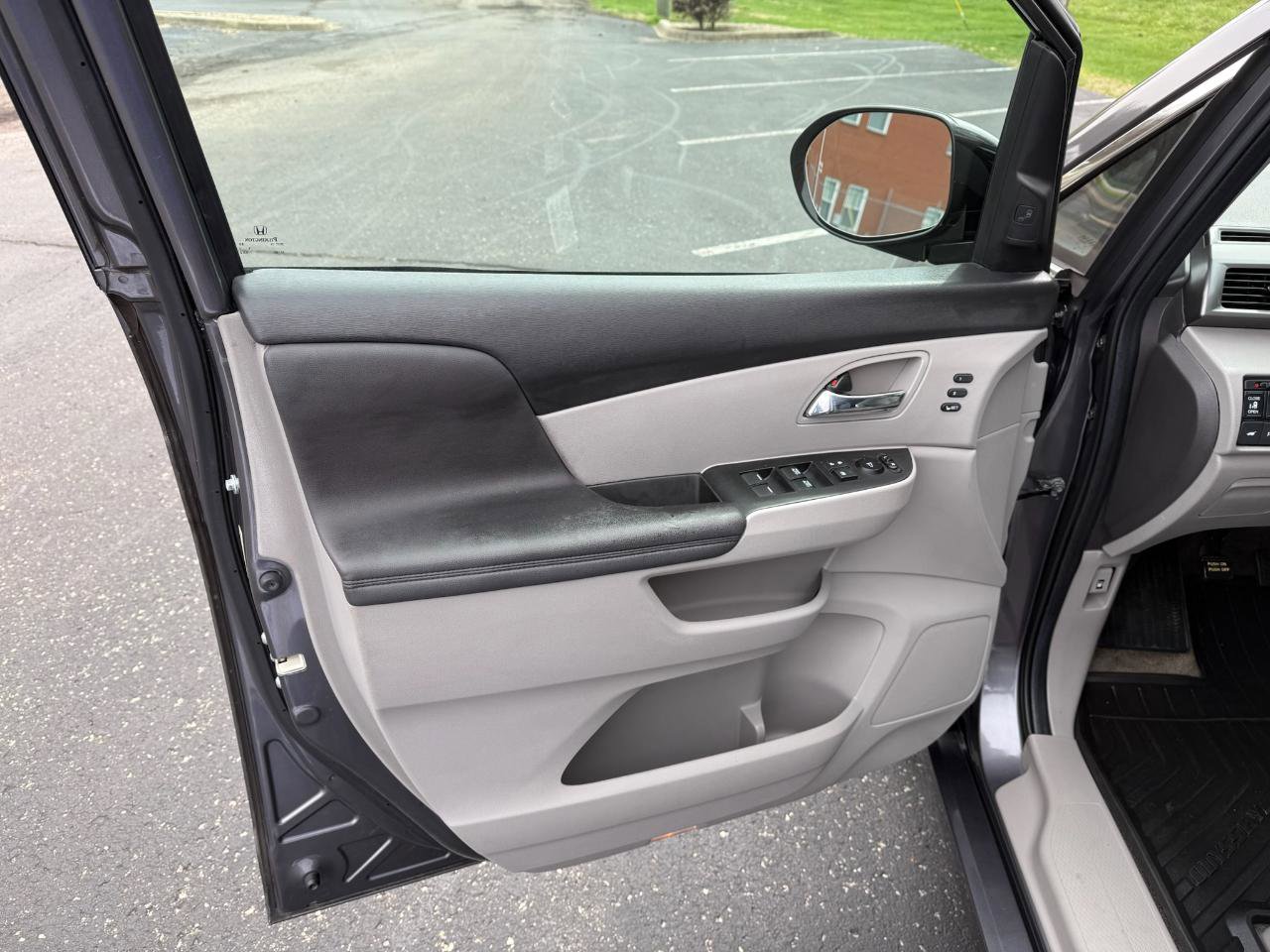 Used 2014 Honda Odyssey Touring image 9