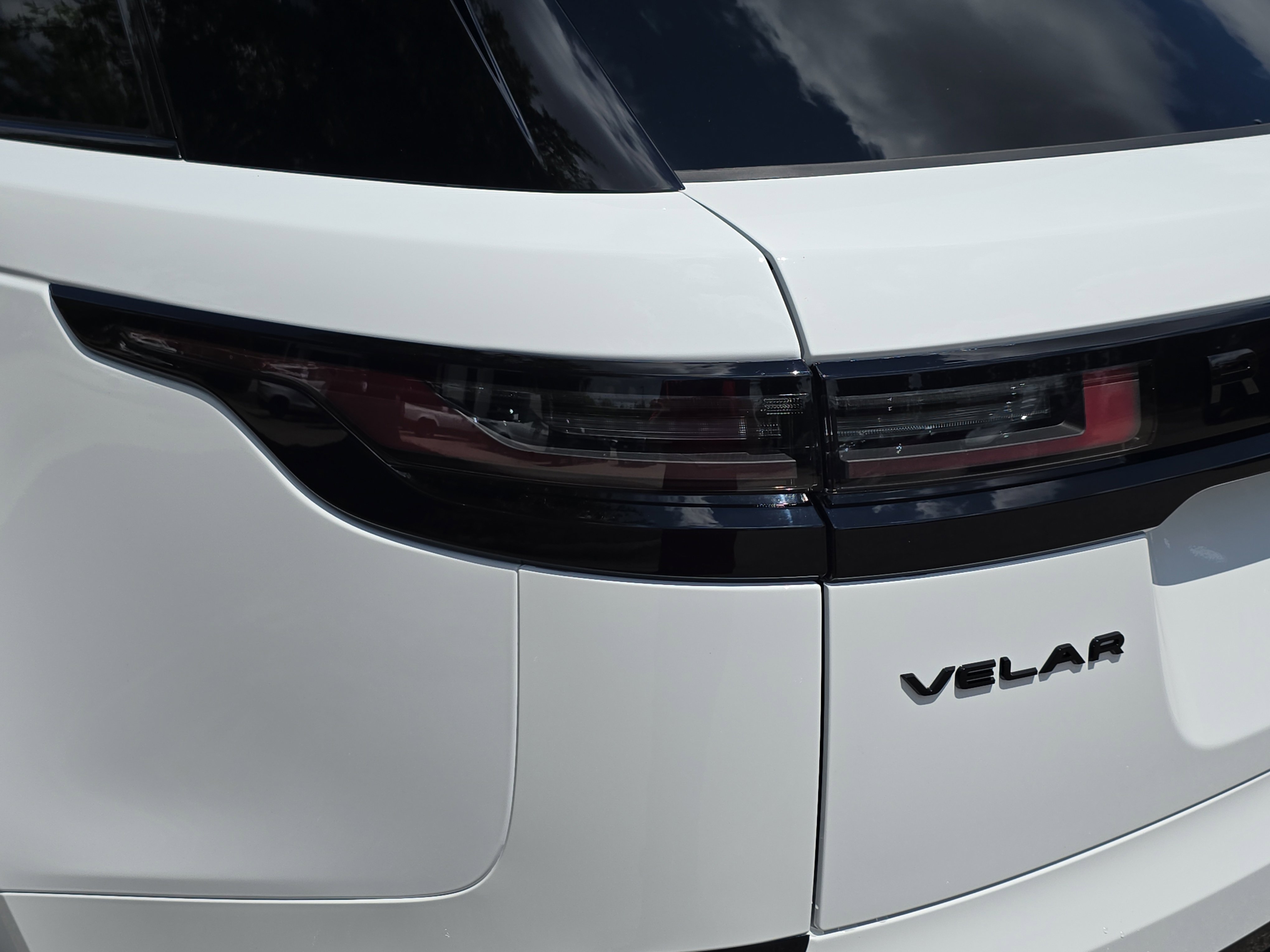 New 2026 Land Rover Range Rover Velar Dynamic SE image 34