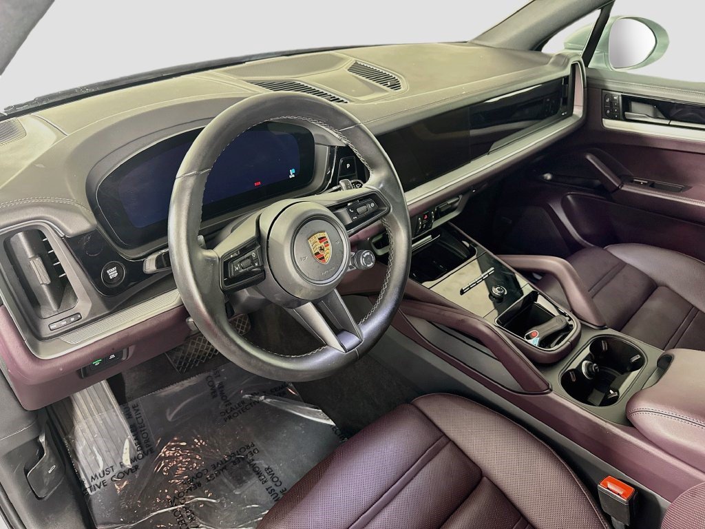 Used 2024 Porsche Cayenne w/ Premium Package Plus (PFM) AWD/4WD image 22