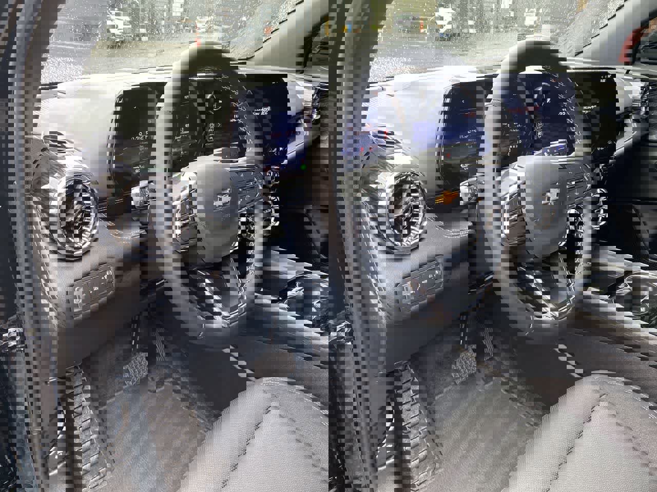 Used 2024 Chevrolet Blazer EV LT AWD/4WD image 2