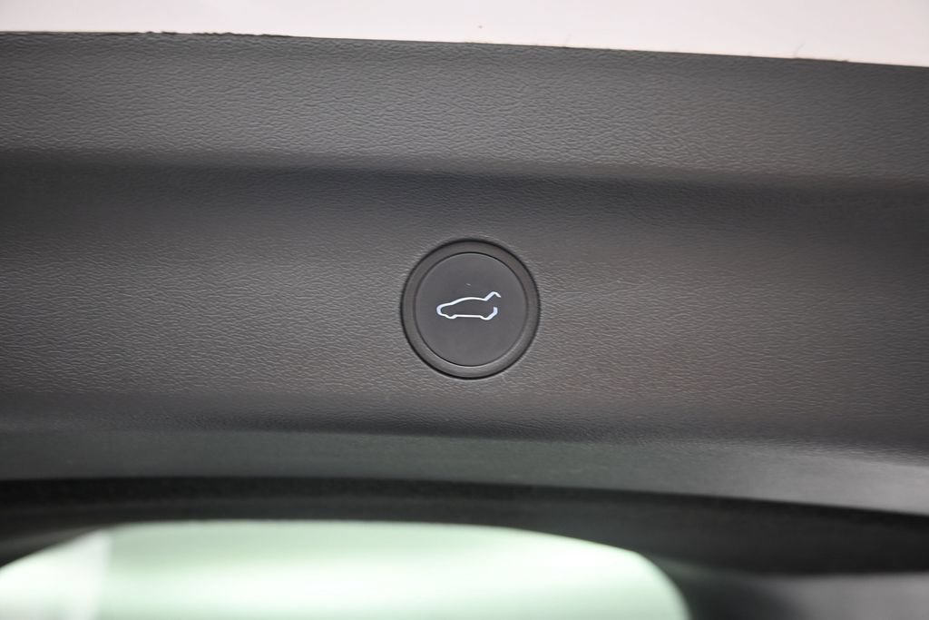 Used 2021 Tesla Model Y Long Range AWD/4WD image 27