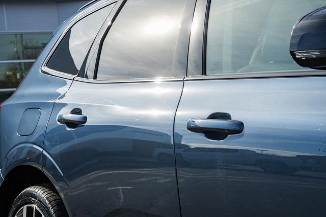 New 2026 Volvo XC60 B5 Ultra w/ Protection Package Premier image 17