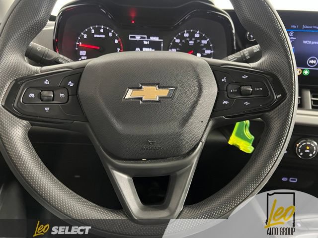 Used 2024 Chevrolet Trax LS w/ LS Convenience Package FWD image 17