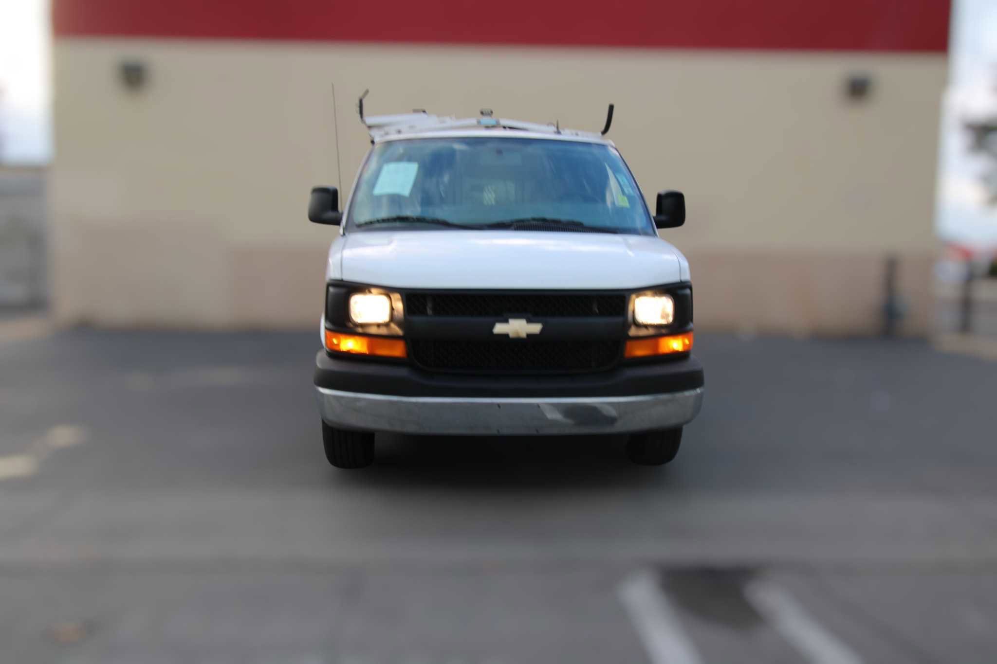 Used 2014 Chevrolet Express 2500 image 3