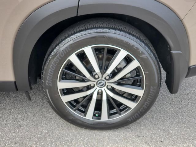 Used 2023 Nissan Pathfinder Platinum image 9