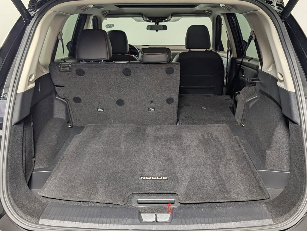 Used 2023 Nissan Rogue SV w/ SV Premium B Package image 31