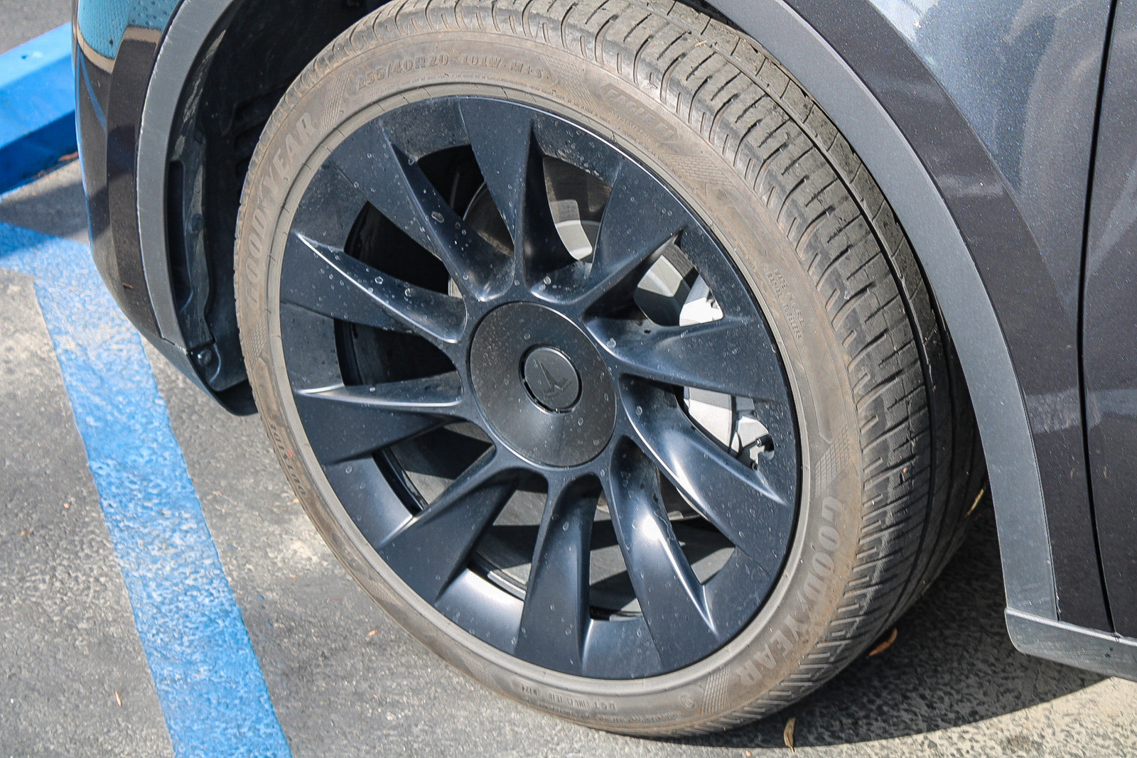 Used 2024 Tesla Model Y Long Range RWD image 11