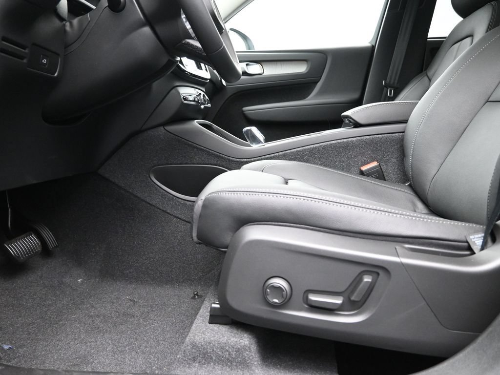 Used 2025 Volvo XC40 B5 Plus w/ Climate Package AWD/4WD image 20