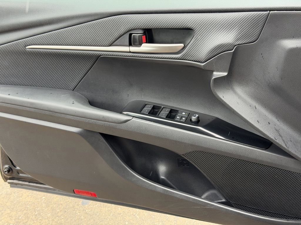 Used 2025 Toyota Camry SE FWD image 26