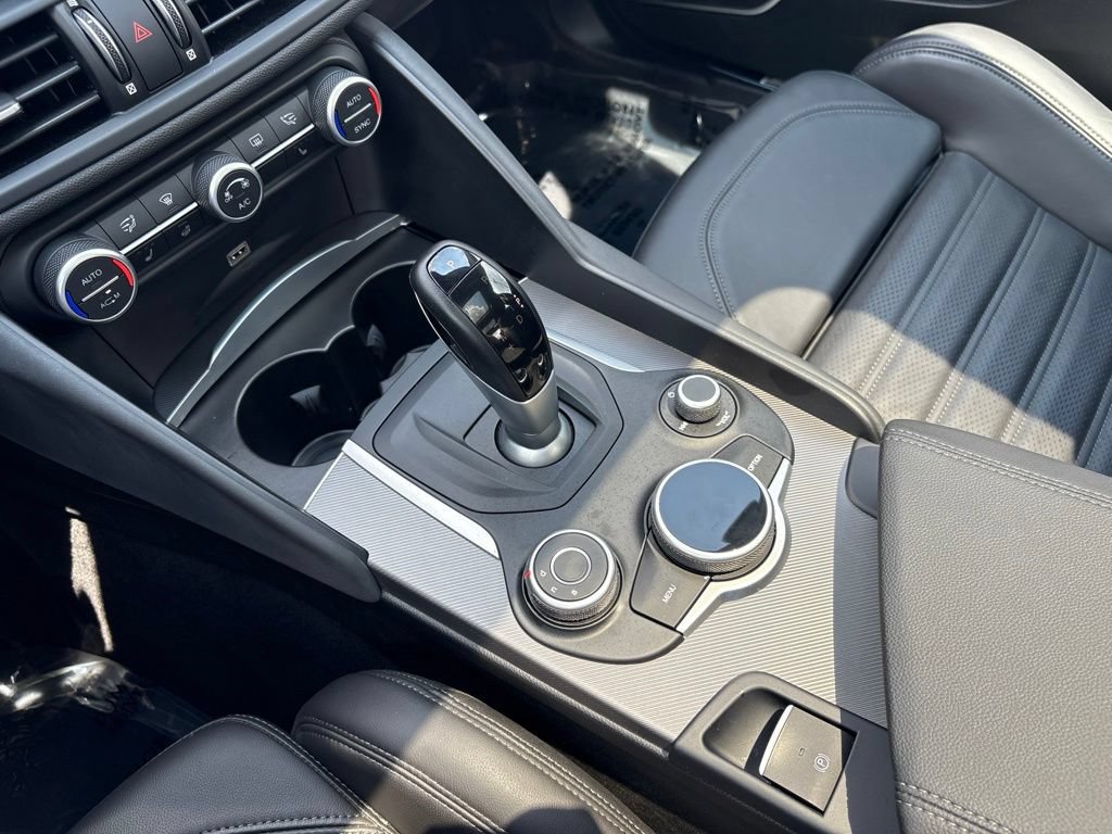 Used 2019 Alfa Romeo Giulia Ti Sport w/ Quick Order Package 22S Sport AWD/4WD image 17