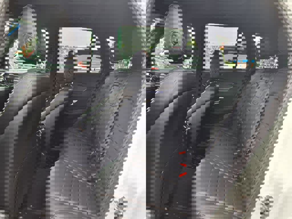 Used 2022 Mercedes-Benz GLC 300 4MATIC image 11