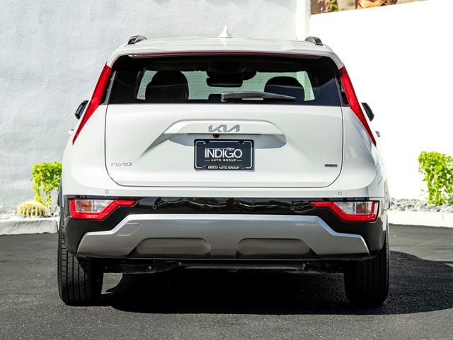 Used 2023 Kia Niro SX image 8