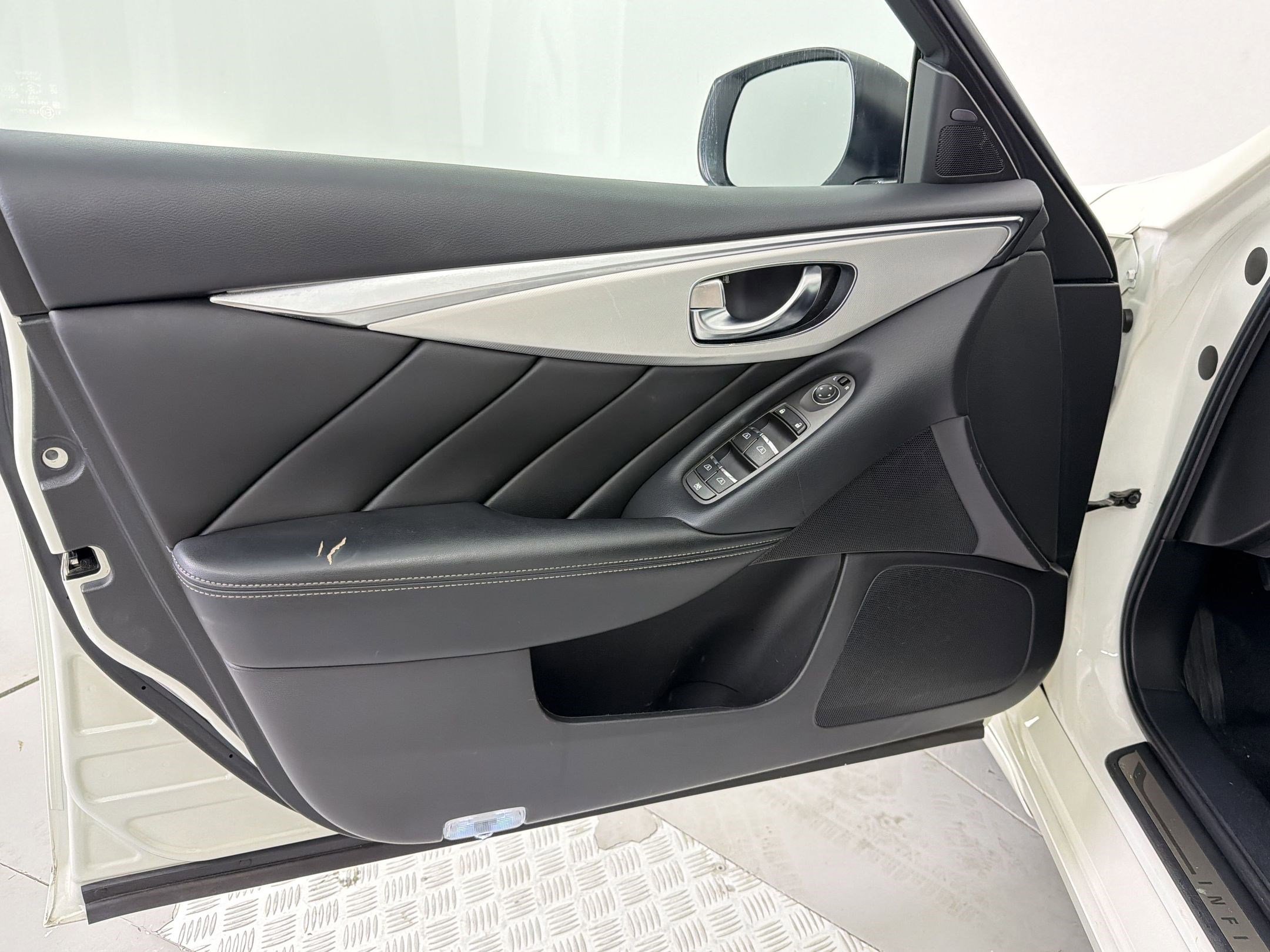 Used 2021 INFINITI Q50 Luxe w/ Cargo Package RWD image 13