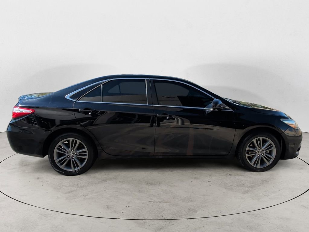 Used 2015 Toyota Camry SE FWD image 5