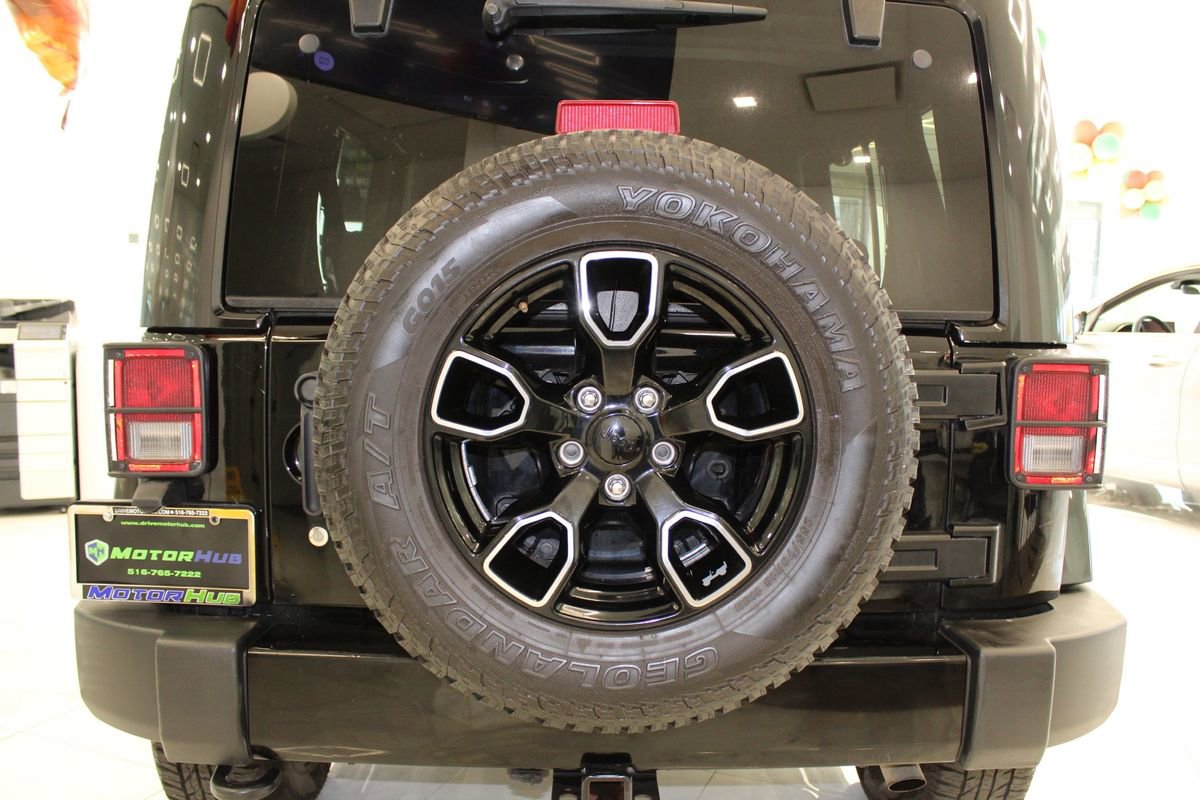 Used 2018 Jeep Wrangler Unlimited Sahara AWD/4WD image 27