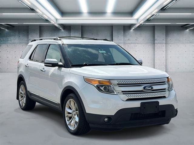 Used 2014 Ford Explorer Limited w/ Equipment Group 301A AWD/4WD image 2