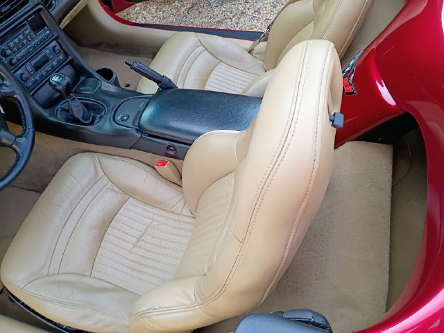 Used 2002 Chevrolet Corvette Convertible w/ Preferred Equipment Group2 RWD image 30