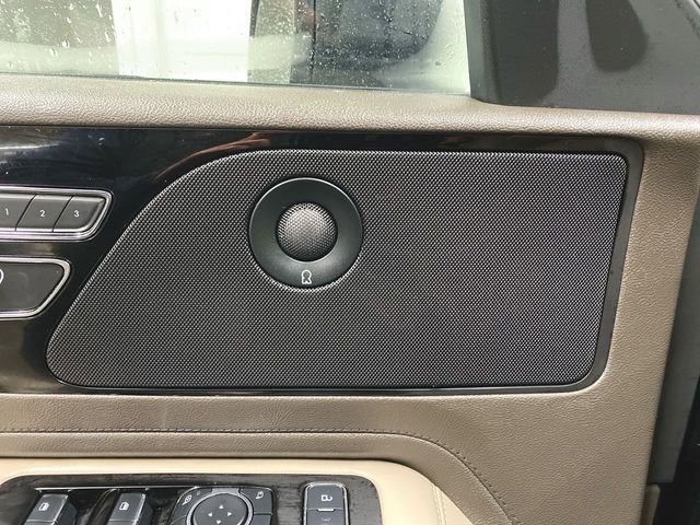 Used 2023 Lincoln Aviator Reserve w/ Equipment Group 201A image 25