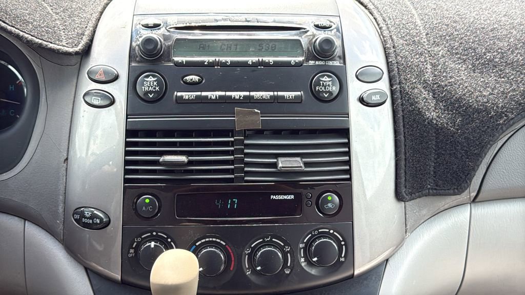 Used 2010 Toyota Sienna LE FWD image 17