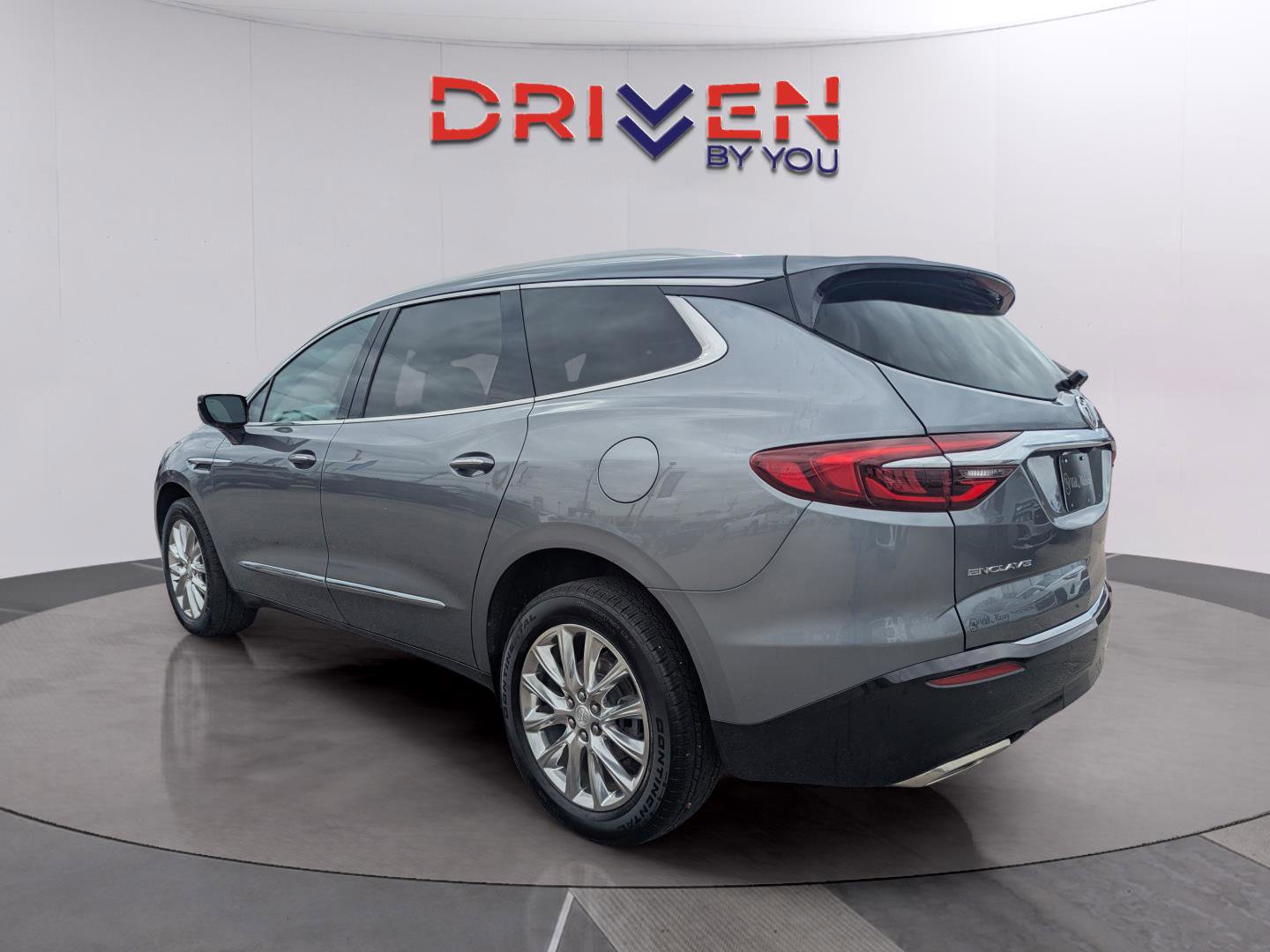 Used 2021 Buick Enclave Essence image 3