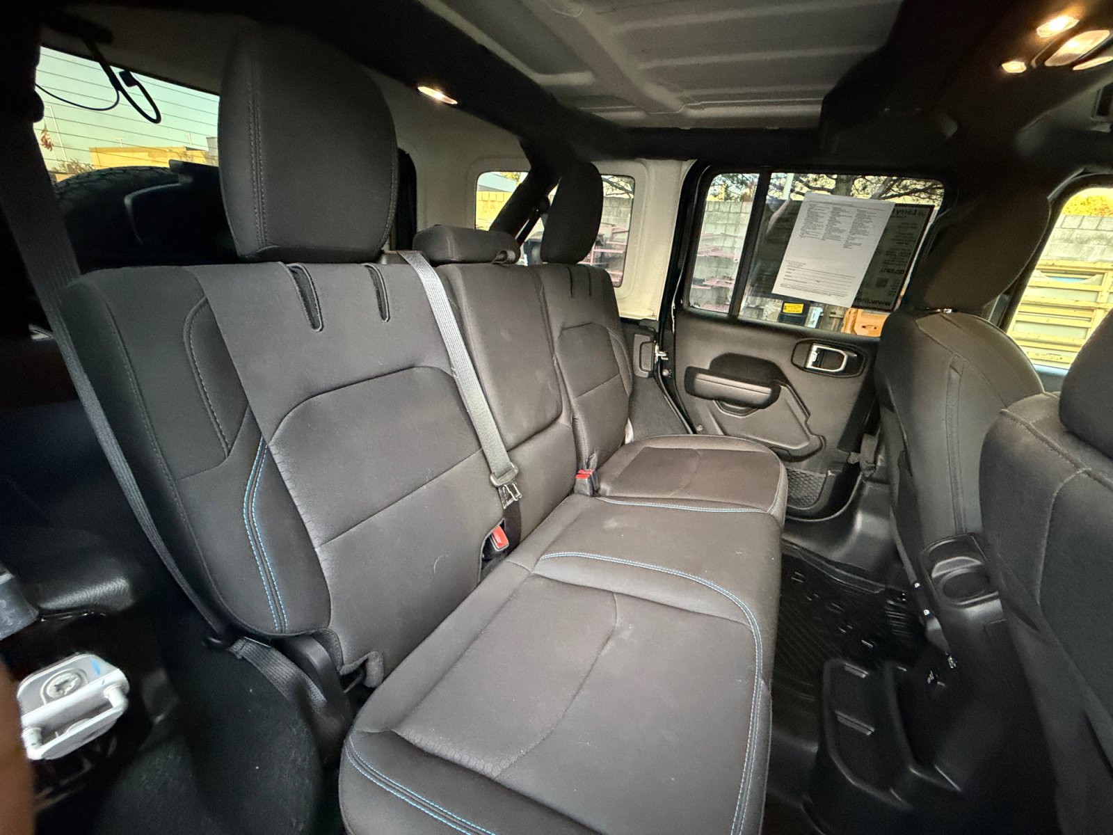 Used 2023 Jeep Wrangler Unlimited Rubicon 4xe AWD/4WD image 17