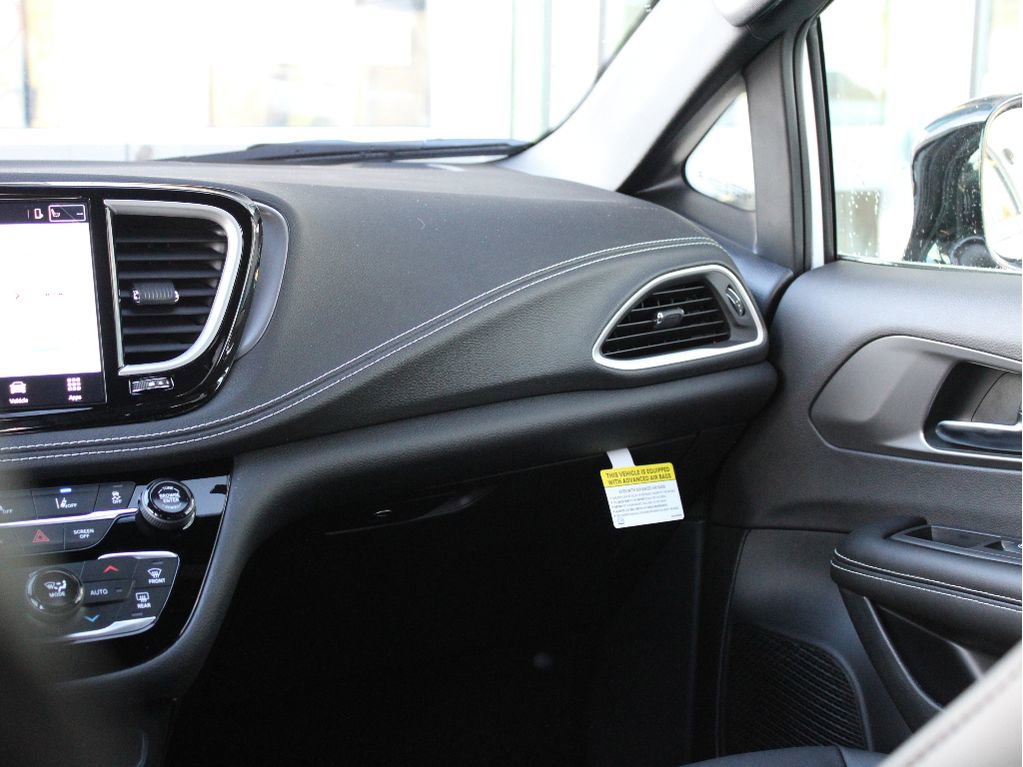 New 2026 Chrysler Pacifica Select image 25