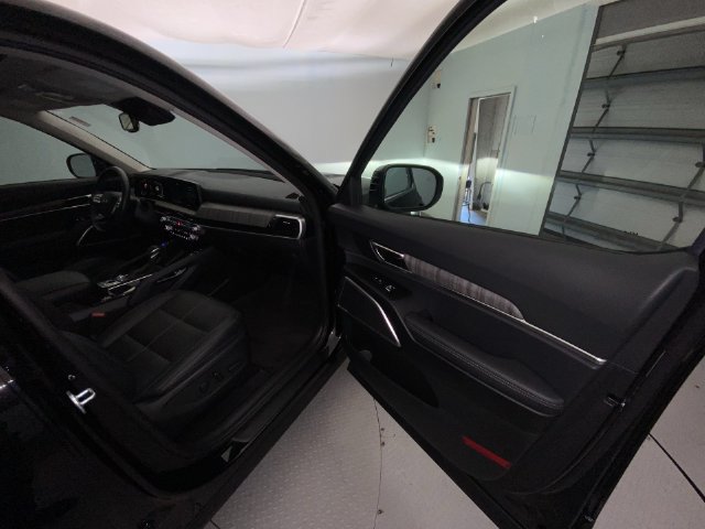 Used 2024 Kia Telluride EX w/ EX Captain's Chair Package AWD/4WD image 26
