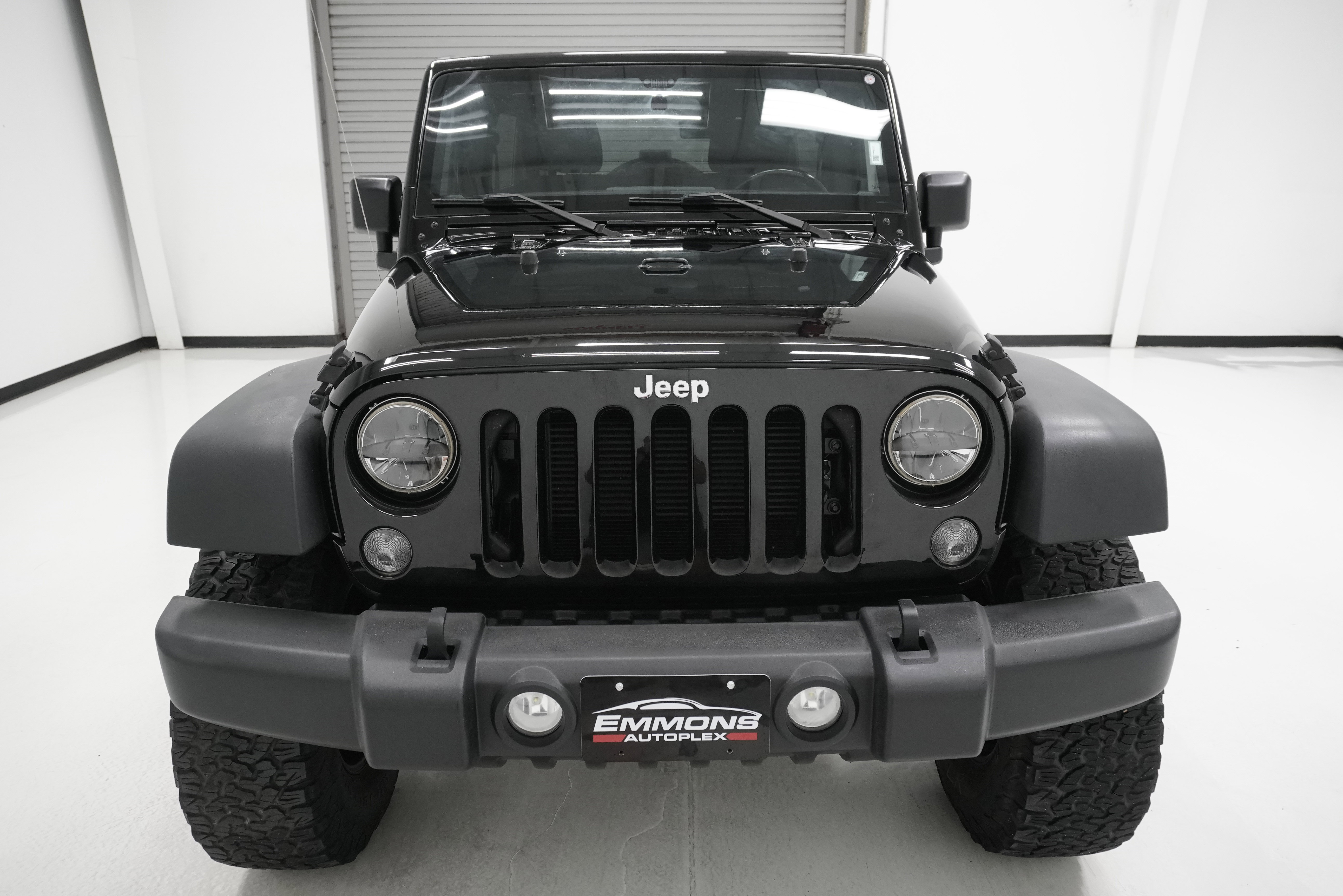 Used 2015 Jeep Wrangler Unlimited Sport w/ Connectivity Group image 2